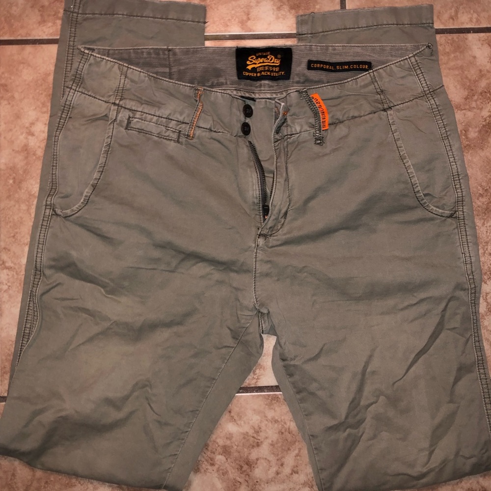 Men’s medium Superdry slim chino pants.